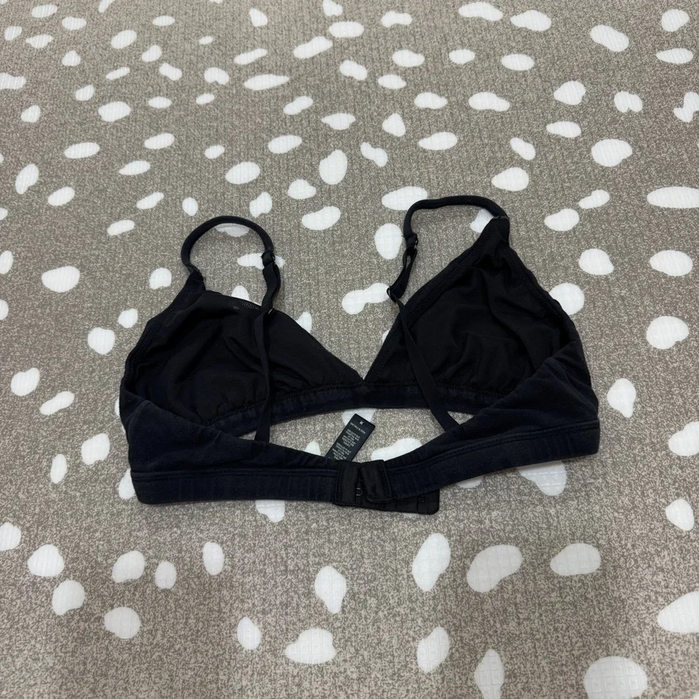 SKIMS fits everybody triangle bralette onyx adjustable straps vneck - Picture 7 of 8